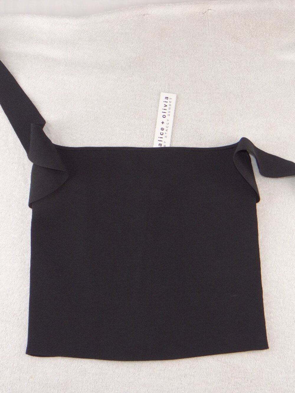 Alice +‎ Olivia Black Halter Neck Tie Knit Top Womens Medium NWT $265